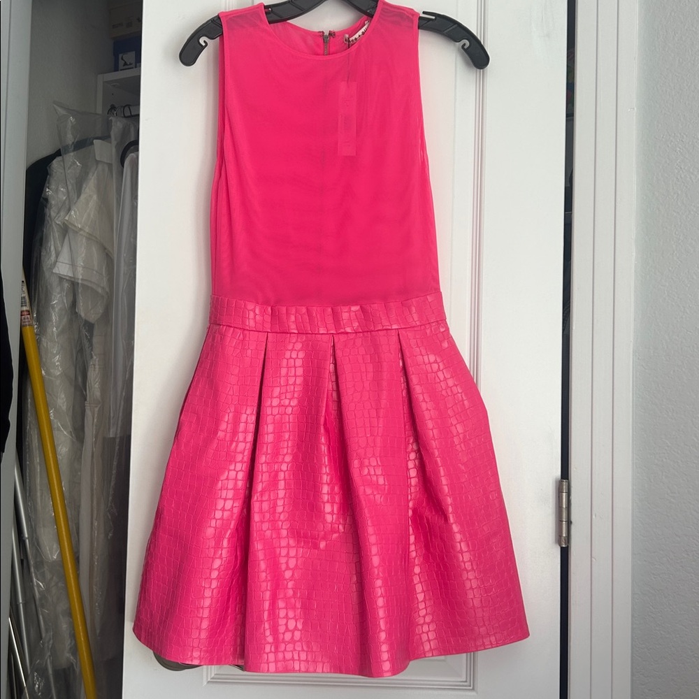 New Alice and Olivia Charra vegan leather dress - Picture 4 of 16